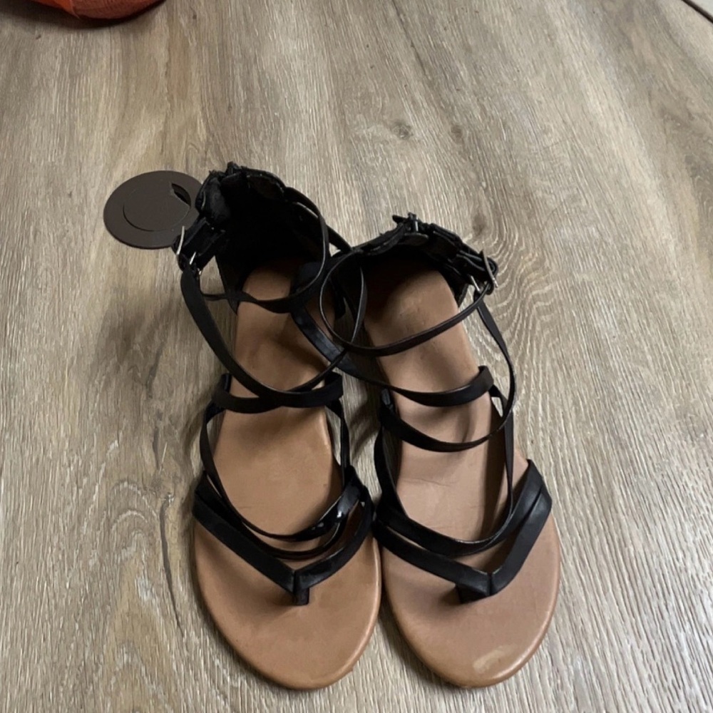 VANA Black Strappy Zip Sandals Women’s Size 7 Flat Casual Summer Synthetic